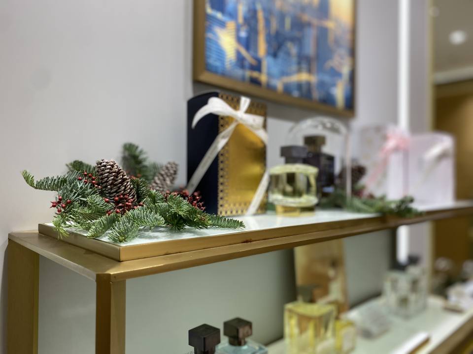 知名香水品牌櫃位花藝設計-實拍圖片