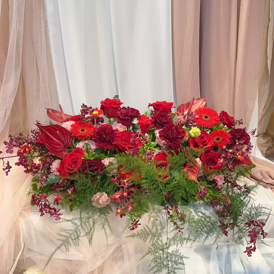 紅色系講台花-實拍圖片