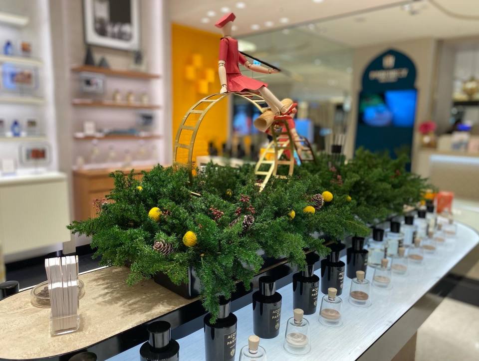知名香水品牌 聖誕節佈置-實拍圖片