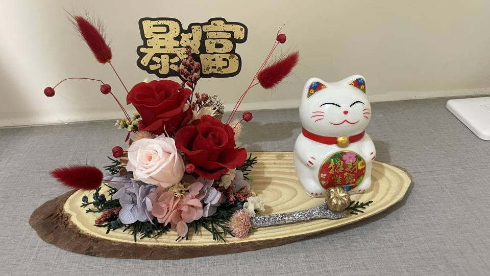 招財貓永生花名片座-實拍圖片