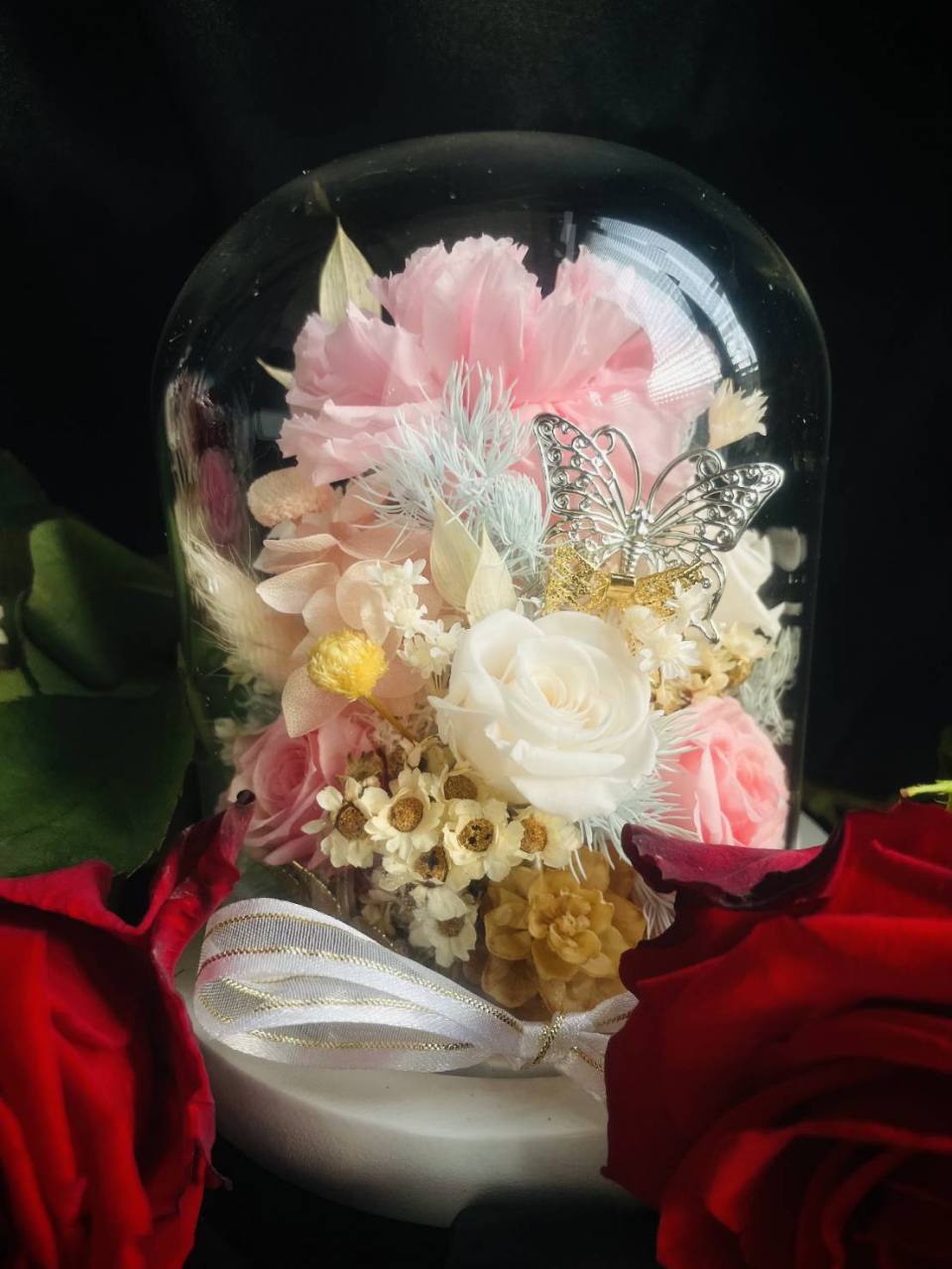蝴蝶銀飾永生康乃馨玻璃花盅-實拍圖片