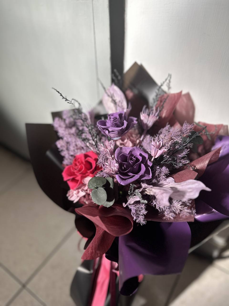 酷黑紫色永生花花束 庫洛米配色-實拍圖片