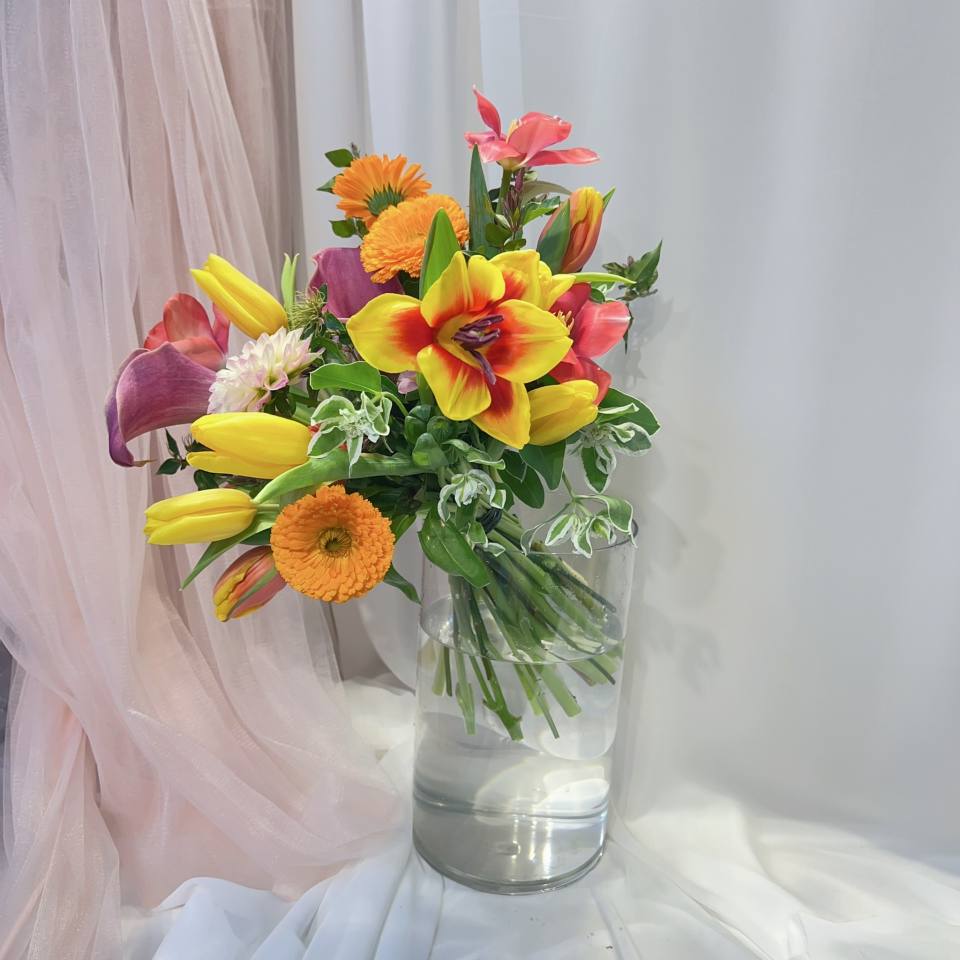 繽紛色鬱金香捧花-實拍圖片